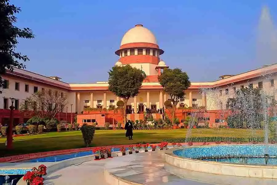 सुप्रीम कोर्ट ने RG कर बलात्कार और हत्या पीड़िता के माता-पिता को Calcutta HC जाने की अनुमति दी सुप्रीम कोर्ट ने RG कर बलात्कार और हत्या पीड़िता के माता-पिता को Calcutta HC जाने की अनुमति दी