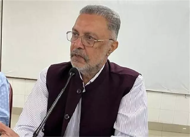Ludhiana: सेहतमंत्री डॉ. बलबीर सिंह अधिकारियों के साथ सिविल अस्पताल पहुंचे Ludhiana: सेहतमंत्री डॉ. बलबीर सिंह अधिकारियों के साथ सिविल अस्पताल पहुंचे