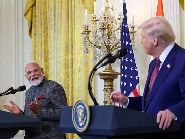 US राष्ट्रपति डोनाल्ड ट्रंप ने ट्रुथ सोशल पर पीएम मोदी के पॉडकास्ट को साझा किया US राष्ट्रपति डोनाल्ड ट्रंप ने ट्रुथ सोशल पर पीएम मोदी के पॉडकास्ट को साझा किया