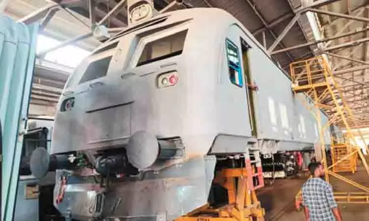 चेन्नई के ICF में भारत की पहली हाइड्रोजन ट्रेन का काम पूरा, जल्द ही ट्रायल रन शुरू चेन्नई के ICF में भारत की पहली हाइड्रोजन ट्रेन का काम पूरा, जल्द ही ट्रायल रन शुरू