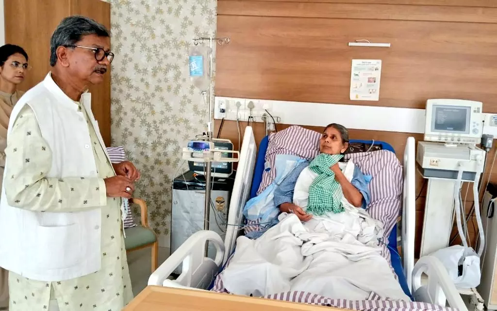 गृहमंत्री विजय शर्मा की माता कृष्णा देवी अस्वस्थ, रायपुर के हॉस्पिटल में भर्ती गृहमंत्री विजय शर्मा की माता कृष्णा देवी अस्वस्थ, रायपुर के हॉस्पिटल में भर्ती