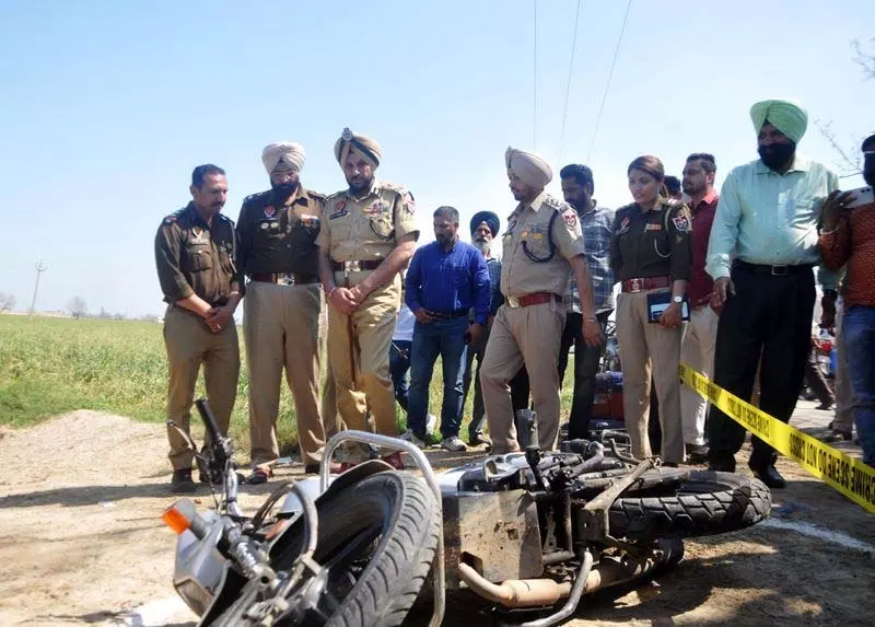 Amritsar मंदिर विस्फोट का संदिग्ध पुलिस मुठभेड़ में मारा गया Amritsar मंदिर विस्फोट का संदिग्ध पुलिस मुठभेड़ में मारा गया