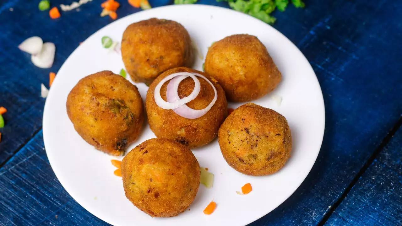 लोडेड चीज़ बॉल्स रेसिपी लोडेड चीज़ बॉल्स रेसिपी