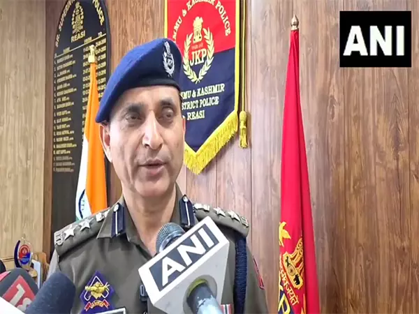 SSP परमवीर सिंह ने कटरा में कथित शराब पीने के लिए ओरी और अन्य लोगों की जांच के आदेश दिए SSP परमवीर सिंह ने कटरा में कथित शराब पीने के लिए ओरी और अन्य लोगों की जांच के आदेश दिए