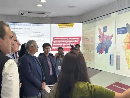 बिल गेट्स ने नीति आयोग के एआई संचालित विकसित भारत स्ट्रेटजी रूम का किया दौरा बिल गेट्स ने नीति आयोग के एआई संचालित विकसित भारत स्ट्रेटजी रूम का किया दौरा