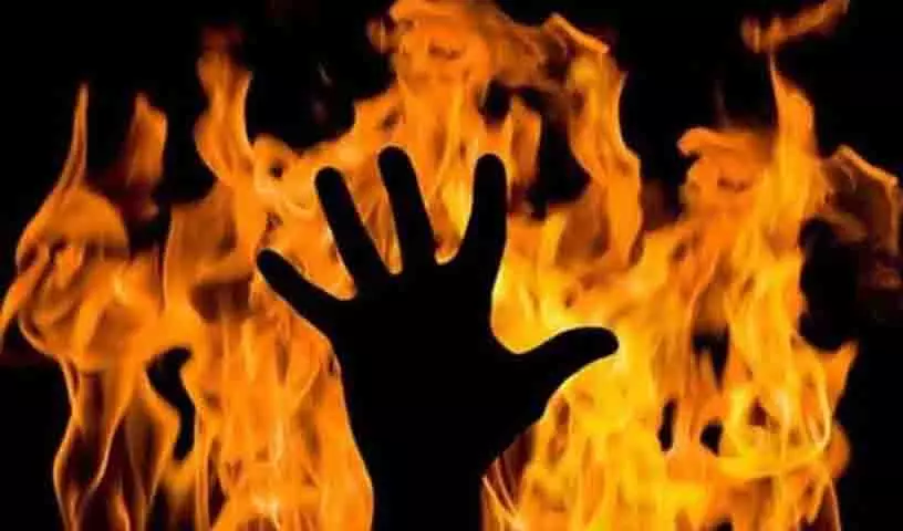 Hyderabad में पति द्वारा आग लगाने के बाद महिला की जलकर मौत Hyderabad में पति द्वारा आग लगाने के बाद महिला की जलकर मौत