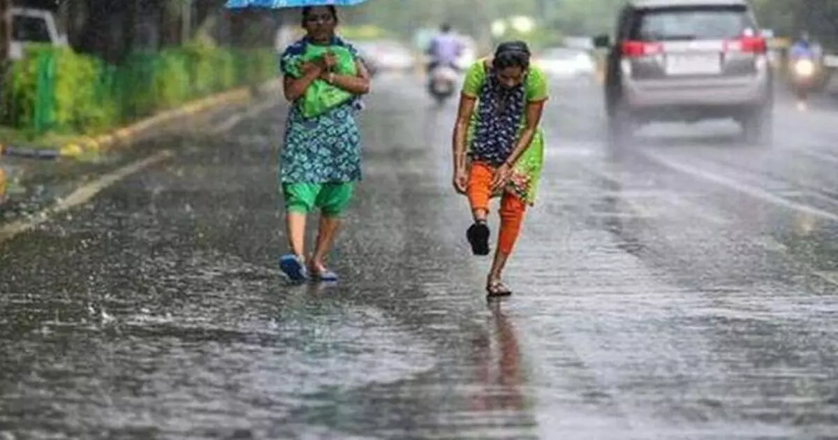 Ranchi में मौसम ने ली अंगड़ाई, बारिश के आसार Ranchi में मौसम ने ली अंगड़ाई, बारिश के आसार