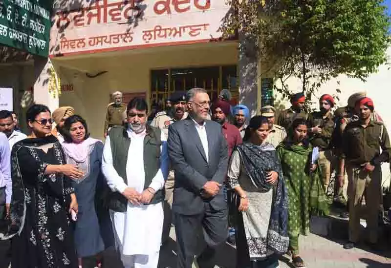 Hospital में नशा मुक्ति केंद्र का दौरा किया, अभियान की समीक्षा की Hospital में नशा मुक्ति केंद्र का दौरा किया, अभियान की समीक्षा की