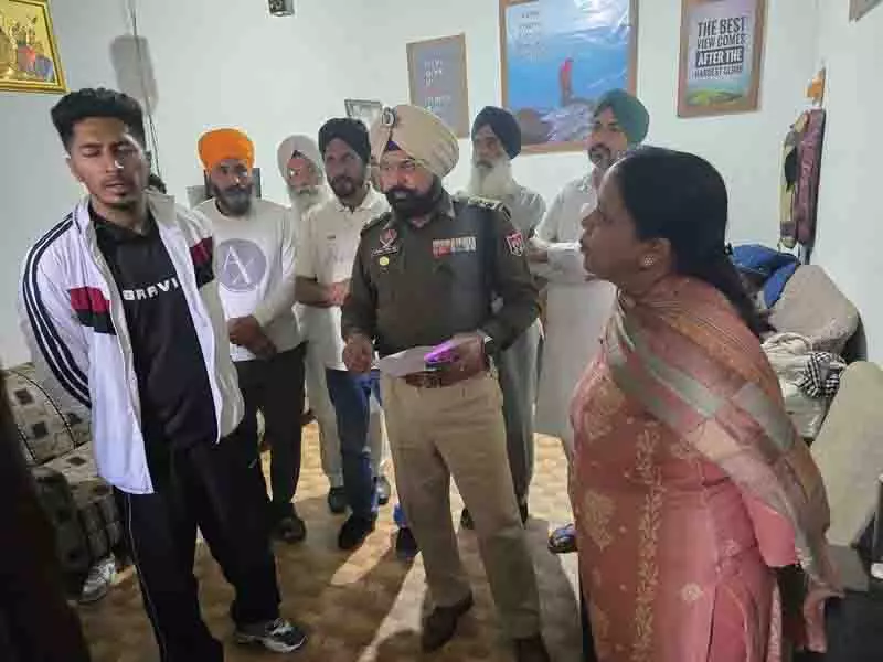 Ludhiana: अवैध नशा मुक्ति केंद्र सील, 17 लोगों को बचाया गया Ludhiana: अवैध नशा मुक्ति केंद्र सील, 17 लोगों को बचाया गया