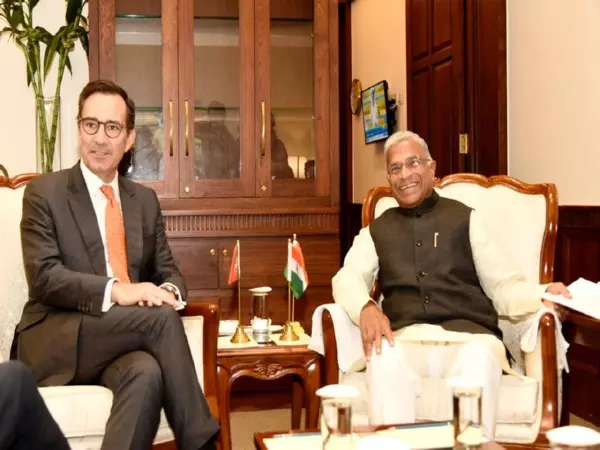 पुर्तगाल संसदीय प्रतिनिधिमंडल ने राज्यसभा के उपसभापति हरिवंश से मुलाकात की पुर्तगाल संसदीय प्रतिनिधिमंडल ने राज्यसभा के उपसभापति हरिवंश से मुलाकात की