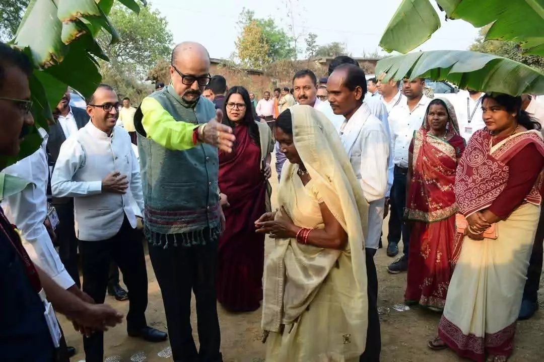 कुरूडीह गांव में ग्रामीणों से सीधा संवाद, किसानों की समस्याओं पर चर्चा कुरूडीह गांव में ग्रामीणों से सीधा संवाद, किसानों की समस्याओं पर चर्चा