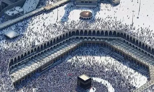 Ramzan cost hike, कश्मीर में उमराह तीर्थयात्रियों की संख्या में 40% की गिरावट