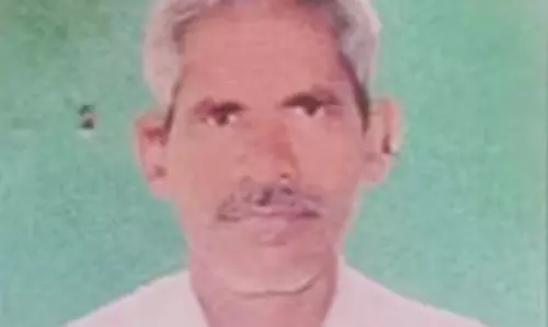 बाघ से हुआ सामना, खून से लथपथ किसान ने चालाकी से बचाई अपनी जान बाघ से हुआ सामना, खून से लथपथ किसान ने चालाकी से बचाई अपनी जान