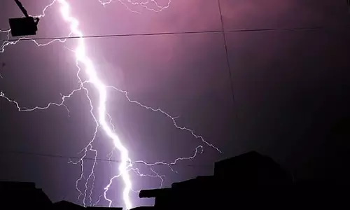 Kerala: क्रिकेट खेलते समय बिजली गिरने से युवक की मौत