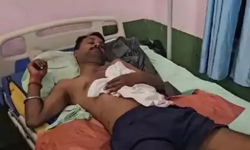 पुलिसकर्मी ने पड़ोसी को चाकू मारा, हालत गंभीर
