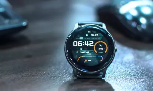 एक Smartwatch जो बन सकती है आपकी आदत