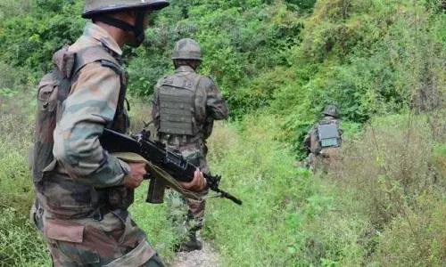 Jammu and Kashmir कुपवाड़ा में सुरक्षा बलों और आतंकवादियों के बीच मुठभेड़