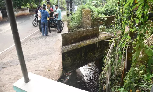 Kerala: कोझिकोड में ओवरफ्लो हो रहे नाले में गिरने से व्यक्ति की मौत