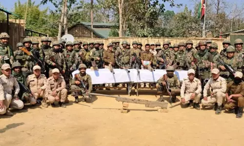 Manipur: भारतीय सेना और पुलिस ने दोहरे अभियान में हथियार जब्त किए