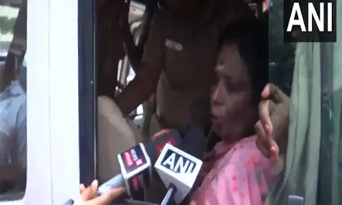 Tamil पुलिस ने कथित TASMAC घोटाले के खिलाफ प्रदर्शन करने पर भाजपा नेता को हिरासत में लिया