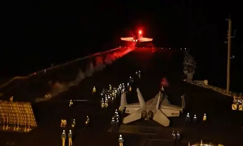 US सेना ने हौथी के खिलाफ अभियान जारी रखा, मृतकों की संख्या 53 तक पहुंची