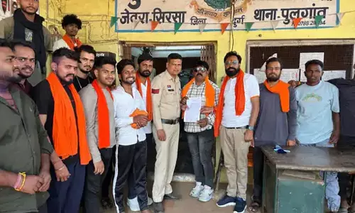 दुर्ग में प्रार्थना सभा का विरोध, बजरंग दल का हंगामा दुर्ग में प्रार्थना सभा का विरोध, बजरंग दल का हंगामा