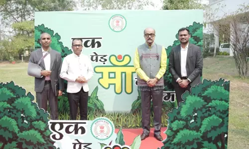 राज्यपाल रमेन डेका ने कोरबा कलेक्ट्रेट परिसर में किया पौधारोपण