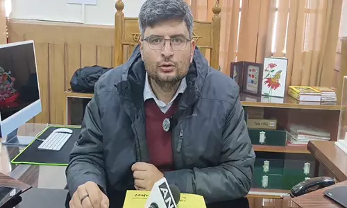 चमोली के DM संदीप तिवारी ने जोशीमठ में नई दरार नहीं आने का भरोसा दिया