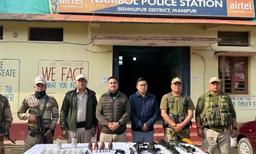 Manipur: सुरक्षा बलों ने बिष्णुपुर, इंफाल पश्चिम जिलों में हथियार, गोला-बारूद बरामद किया Manipur: सुरक्षा बलों ने बिष्णुपुर, इंफाल पश्चिम जिलों में हथियार, गोला-बारूद बरामद किया