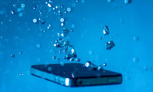 पानी में भी सुरक्षित रहने वाले टॉप 5 Smartphones