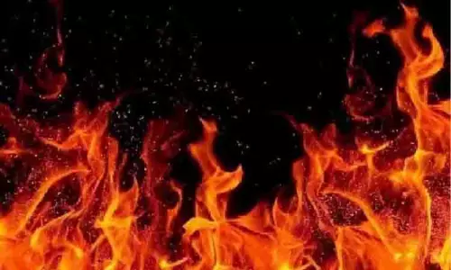 Maduravoyal में चार्जिंग के दौरान इलेक्ट्रिक बाइक में लगी आग, नौ महीने के बच्चे की मौत, दो झुलसे Maduravoyal में चार्जिंग के दौरान इलेक्ट्रिक बाइक में लगी आग, नौ महीने के बच्चे की मौत, दो झुलसे