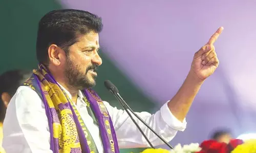 Telangana CM: केसीआर हमें सिखाएं कि 1 लाख करोड़ रुपये कैसे कमाए जाएं