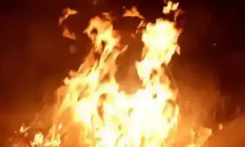 Jharkhand: चाईबासा में घास के ढेर में आग लगने से 4 बच्चों की जलकर मौत Jharkhand: चाईबासा में घास के ढेर में आग लगने से 4 बच्चों की जलकर मौत