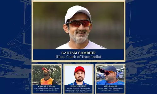 गौतम गंभीर रायपुर में छोटे क्रिकेट खिलाड़ियों के लिए लगा रहे शिविर गौतम गंभीर रायपुर में छोटे क्रिकेट खिलाड़ियों के लिए लगा रहे शिविर