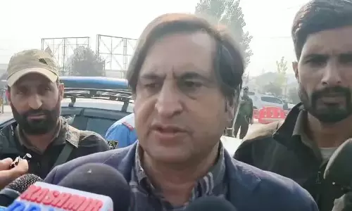 सज्जाद लोन ने Kulgam में पुलिस अधिकारी की कथित मनमानी की निंदा की