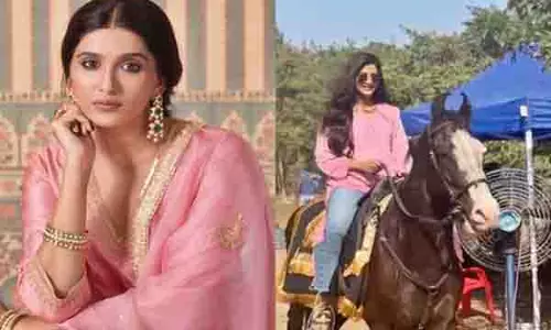 निमृत कौर अहलूवालिया ने Shaunki Sardar की तैयारी के लिए घुड़सवारी सीखी निमृत कौर अहलूवालिया ने Shaunki Sardar की तैयारी के लिए घुड़सवारी सीखी