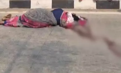 बाइक की ठोकर से महिला की मौत, पार कर रही थी सड़क बाइक की ठोकर से महिला की मौत, पार कर रही थी सड़क