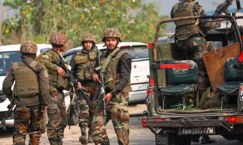 सुरक्षा बलों ने जम्मू-कश्मीर के कुलगाम में IED को निष्क्रिय किया