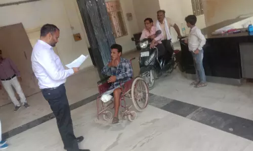 Baran: जिला कलेक्टर ने विशेष योग्यजनों की समस्याओं के निराकरण हेतु दिए त्वरित निर्देश Baran: जिला कलेक्टर ने विशेष योग्यजनों की समस्याओं के निराकरण हेतु दिए त्वरित निर्देश