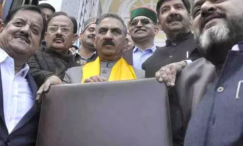 Himachal ने कर-मुक्त बजट पेश किया, कृषि, पर्यटन, रोजगार पर ध्यान Himachal ने कर-मुक्त बजट पेश किया, कृषि, पर्यटन, रोजगार पर ध्यान