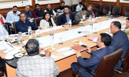 मुख्य सचिव ने बेहतर सेवा वितरण के लिए CSC का लाभ उठाने के उपायों की समीक्षा की मुख्य सचिव ने बेहतर सेवा वितरण के लिए CSC का लाभ उठाने के उपायों की समीक्षा की