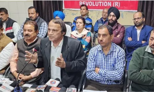 EJAC-R: दैनिक वेतनभोगी और अन्य श्रमिकों को नियमित किया जाए
