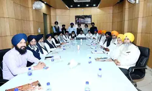 SGPC कार्यकारी समिति ने हरजिंदर धामी का इस्तीफा खारिज कर दिया SGPC कार्यकारी समिति ने हरजिंदर धामी का इस्तीफा खारिज कर दिया