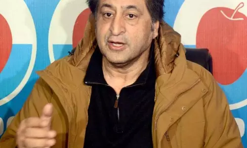 आरक्षण नीति कश्मीरी भाषी लोगों के खिलाफ पक्षपातपूर्ण: Lone आरक्षण नीति कश्मीरी भाषी लोगों के खिलाफ पक्षपातपूर्ण: Lone