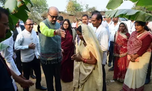 कुरूडीह गांव में ग्रामीणों से सीधा संवाद, किसानों की समस्याओं पर चर्चा