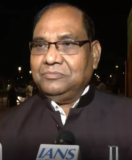 मौलाना महमूद मदनी के कुर्बानी की जरूरत वाले बयान पर भाजपा सांसद बृजलाल भड़के मौलाना महमूद मदनी के कुर्बानी की जरूरत वाले बयान पर भाजपा सांसद बृजलाल भड़के