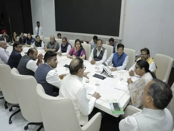 Delhi CM ने 2025-26 के बजट के लिए चार्टर्ड अकाउंटेंट्स से सलाह ली Delhi CM ने 2025-26 के बजट के लिए चार्टर्ड अकाउंटेंट्स से सलाह ली