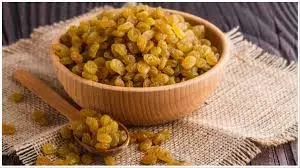 Health: हीमोग्लोबिन की कमी को दूर करती है किशमिश, जानें सुबह खाली पेट इसे खाने के फायदे Health: हीमोग्लोबिन की कमी को दूर करती है किशमिश, जानें सुबह खाली पेट इसे खाने के फायदे