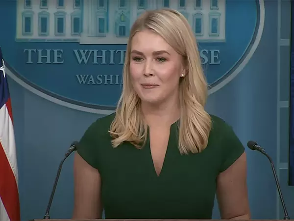 फ्रांसीसी लोग अमेरिका की वजह से जर्मन नहीं बोल रहे हैं: White House फ्रांसीसी लोग अमेरिका की वजह से जर्मन नहीं बोल रहे हैं: White House