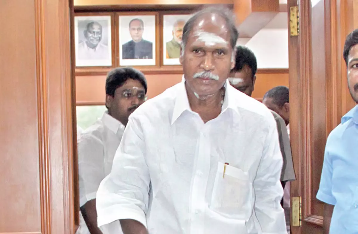 Tamil Nadu: पांडिचेरी की दुकानों में तमिल नाम प्लेट अनिवार्य Tamil Nadu: पांडिचेरी की दुकानों में तमिल नाम प्लेट अनिवार्य